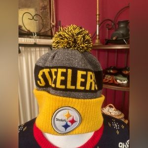 Steelers hat with pompom
